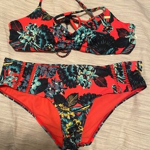 Roxy 2 bikini NWOT